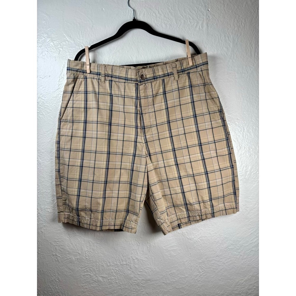 IZOD Plaid Chino Shorts Mens 38 Tan Grey Cotton Flat Front 10" Inseam Vacation